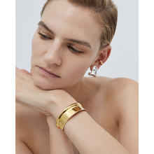 Load image into Gallery viewer, Ora Cuff

